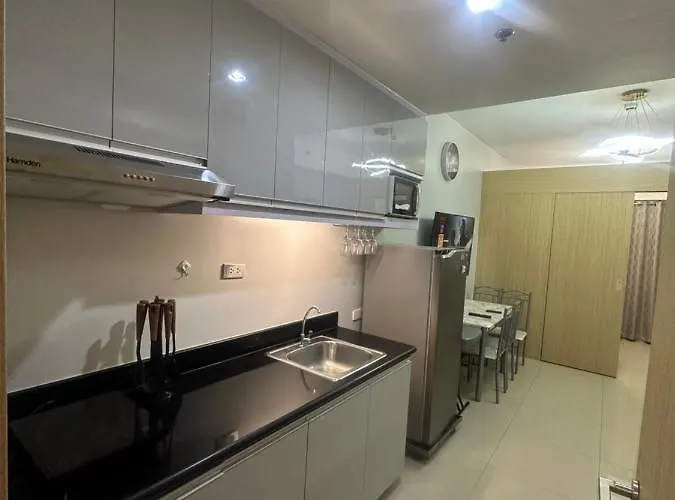 The Grass Residences Tower 5 Cd Place Staycation Aparthotel Manila